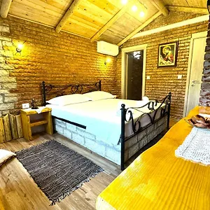  Apartment Muzhaqi